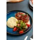Медальони з картопляним пюре та соусом Дор Блю