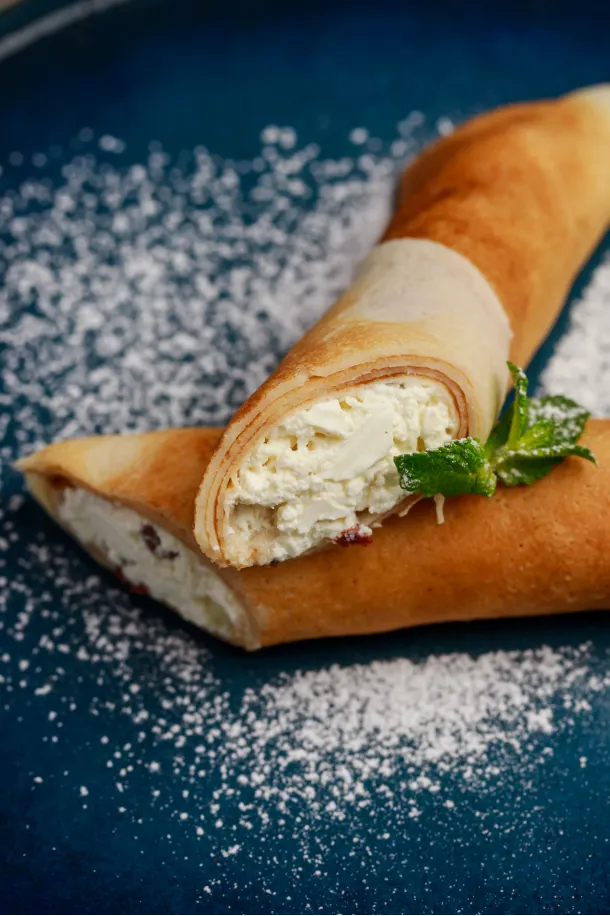 Млинець з сиром та родзинками